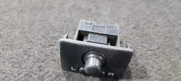 Nissan Almera Wing mirror switch