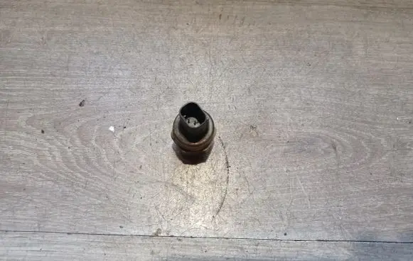 Volvo S60 Brake power pressure regulator 