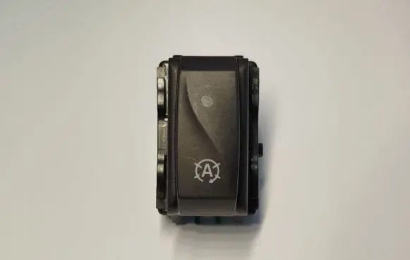 Opel Vivaro Engine start stop button switch 251534917R