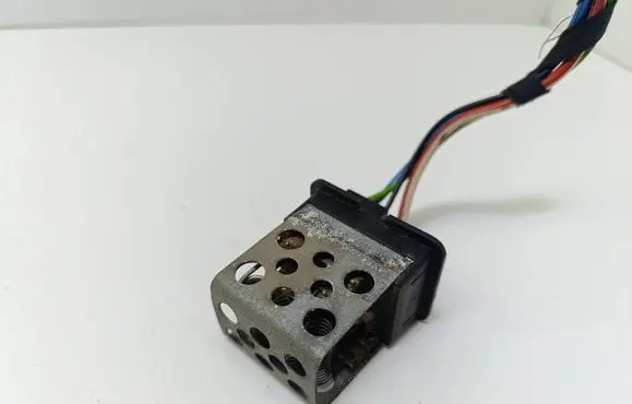 Opel Zafira A Heater blower motor/fan resistor 90559834