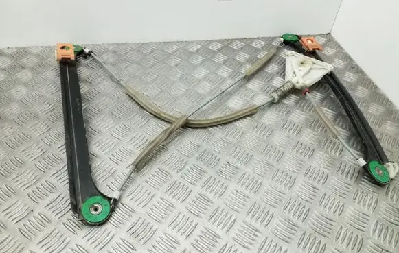 Audi A3 S3 A3 Sportback 8P Front door electric window regulator 8P3837462A