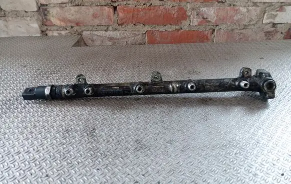 Mercedes-Benz A W168 Fuel main line pipe A6680700095 0445214005