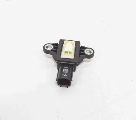 Hyundai Tucson TL Airbag deployment crash/impact sensor 95920B1050