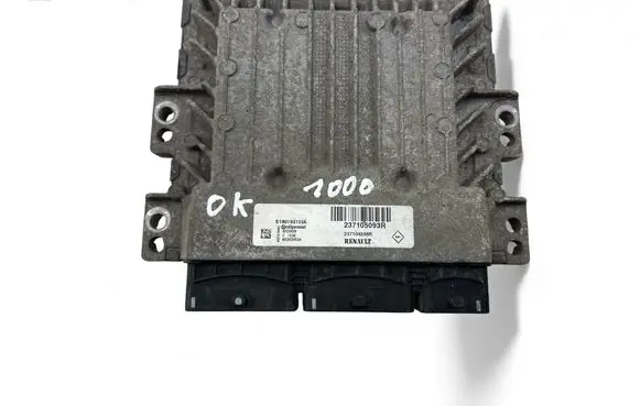 Renault Master III Engine control unit/module ECU 237105093R S180193133A