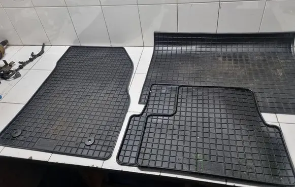 Opel Astra J Car floor mat set 