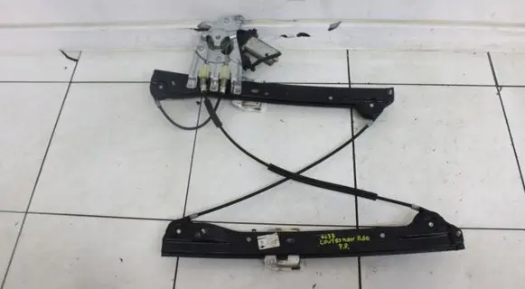 Mini Cooper Countryman R60 Front seatbelt
