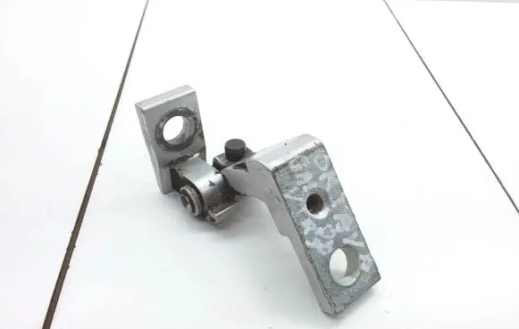 Skoda Octavia Mk1 (1U) Rear door upper hinge
