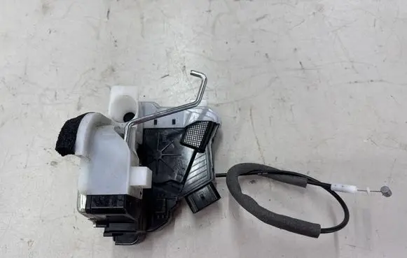 Hyundai i20 (GB IB) Front door lock 81320C8040