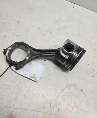 Audi Q7 4L Piston with connecting rod 