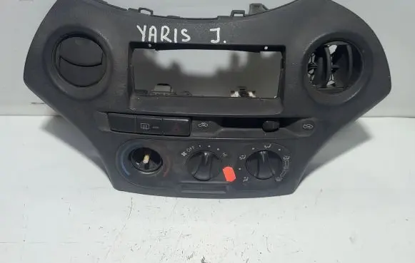 Toyota Yaris Radio/GPS head unit trim 554120D020