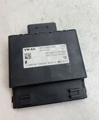Audi Q3 8U Voltage converter/converter module 8K0959663
