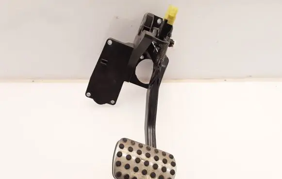 Mercedes-Benz B W245 Brake pedal A1692902801