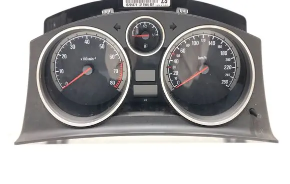 Opel Zafira B Speedometer (instrument cluster) 13225979