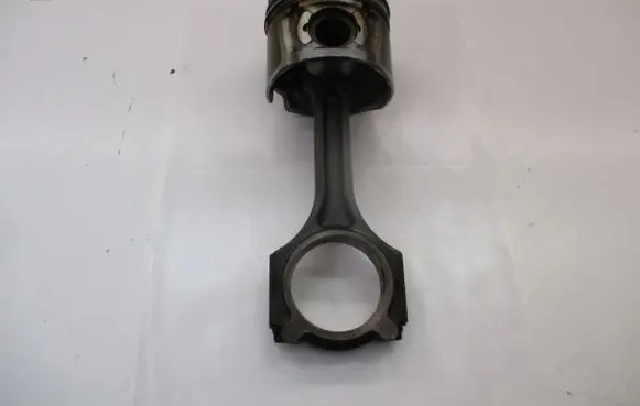 Hyundai i40 Piston with connecting rod D4FD