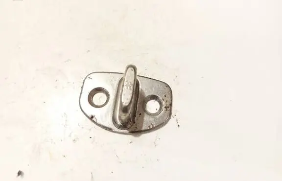 Audi A6 S6 C6 4F Front door lock loop/hook striker 8e0837033