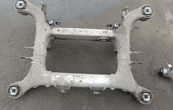 BMW 6 F06 Gran coupe Rear subframe 679380203 6793802 679380103
