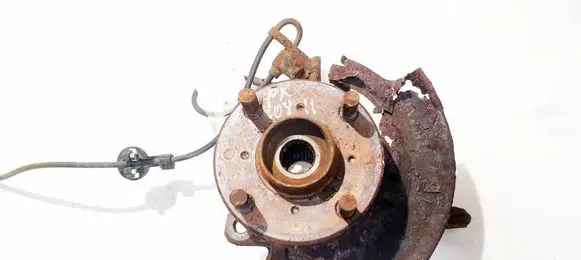 Daihatsu Materia Front wheel hub 