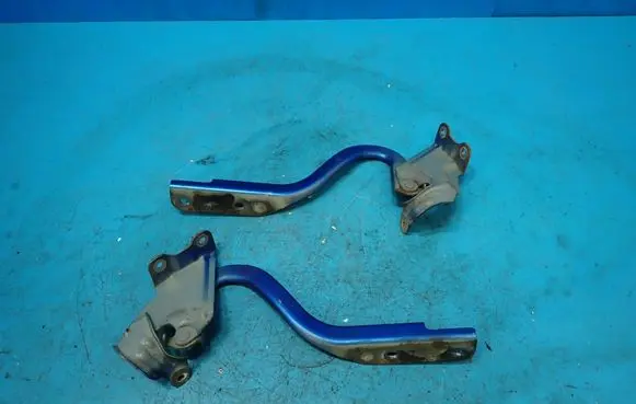Suzuki Swift II Engine bonnet/hood hinges 68LR