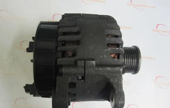Renault Trafic II (X83) Generator/alternator 8200404459D TG15C058