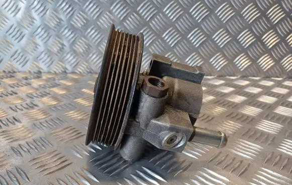 Renault Trafic II (X83) Power steering pump 8200357347