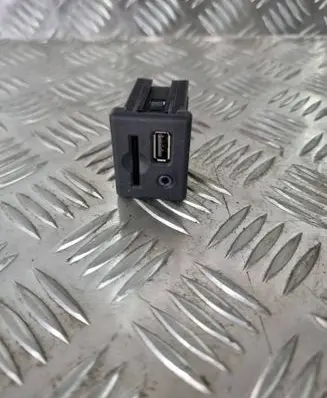 Opel Insignia A AUX in-socket connector 20868796