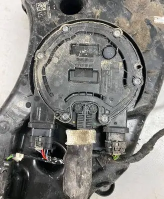 BMW X3 G01 AdBlue liquid reservoir 9884894 16199884894