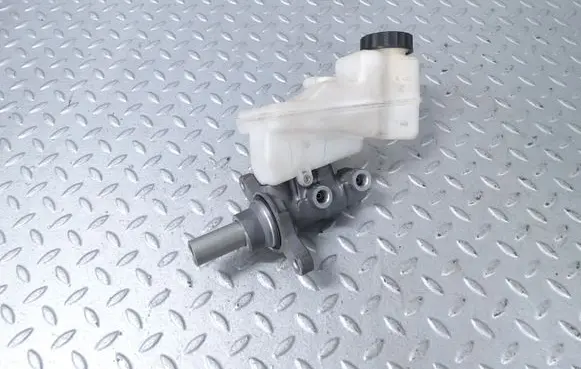 Toyota Yaris XP210 Master brake cylinder 47201K9025 47220K0030