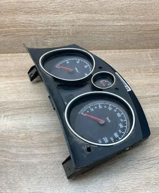 Opel Zafira B Speedometer (instrument cluster) 13309003