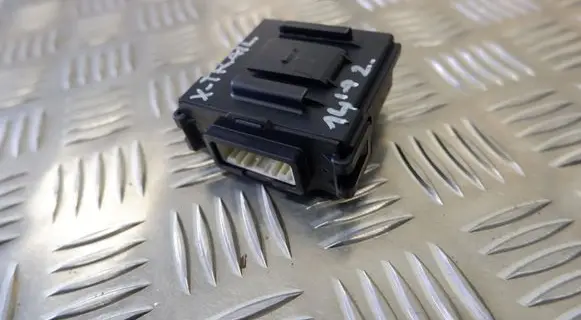 Nissan X-Trail T32 Other control units/modules 476A04BA0B