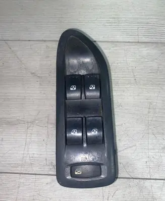 Renault Laguna II Electric window control switch 26515