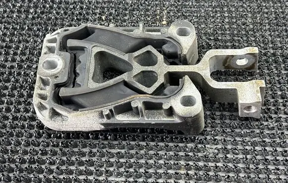 Ford Focus Gearbox mount 326G09