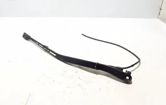 Volvo XC90 Front wiper blade arm 31391847