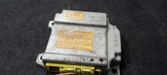 Mazda 323 F Airbag control unit/module b25e57k30a 3321449