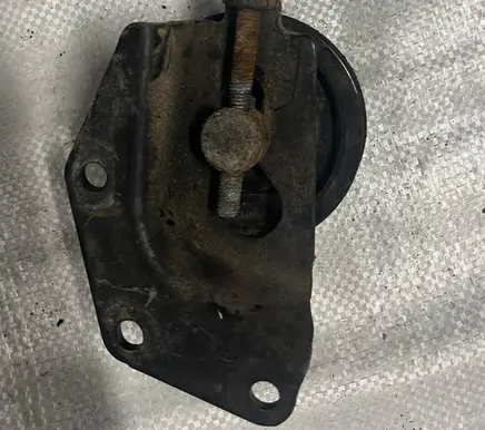 Nissan Pathfinder R51 Generator/alternator belt tensioner 1071A