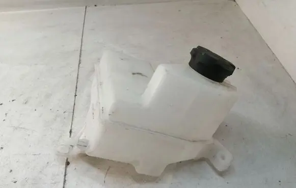 Hyundai i30 Coolant expansion tank/reservoir 25430A2000