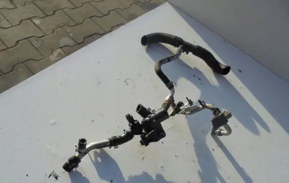 Thermostat/thermostat housing