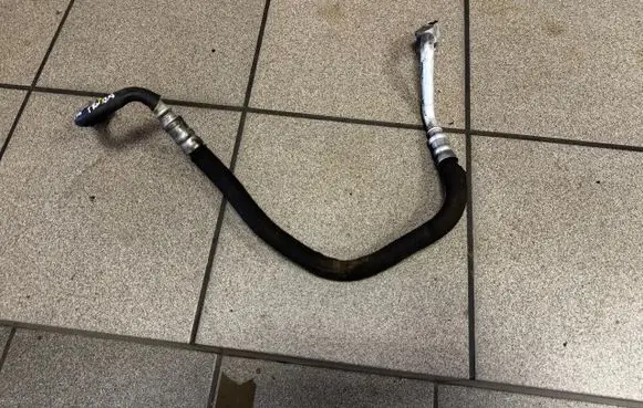 Air conditioning (A/C) pipe/hose