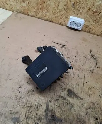 Ford Focus ABS Pump 8M512B373AA A426G 10039933304