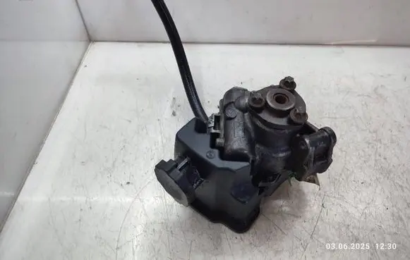 Mercedes-Benz Sprinter W906 Power steering pump A0034667201