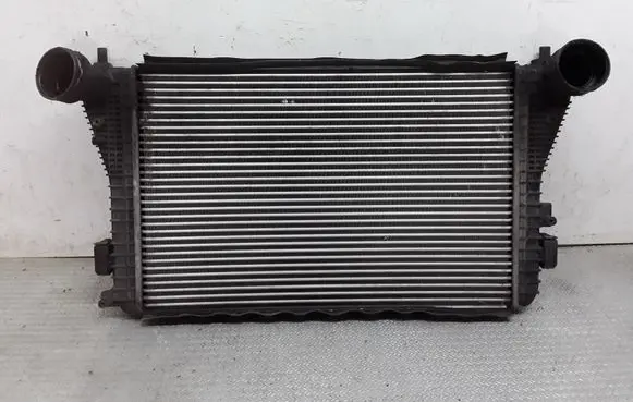 Volkswagen Touran I Intercooler radiator 1K0145803