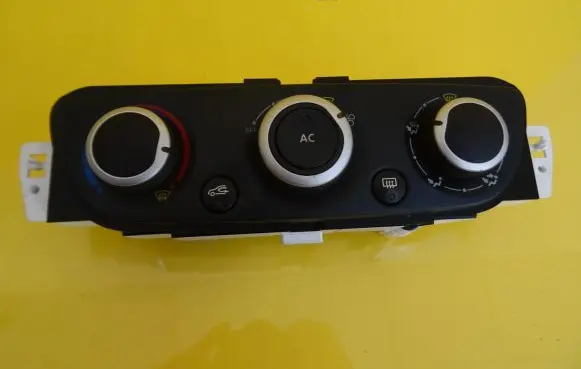 Renault Megane III Climate control unit T1001786G