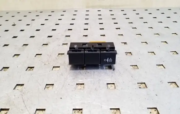 Peugeot 208 I Child safety switch 96750154ZD