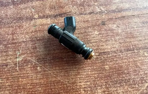 Mini One - Cooper R50 - 53 Fuel injector 04891192AA 0280155991