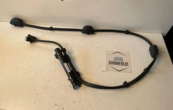 BMW 7 G11 G12 Windshield washer spray nozzle 7357373