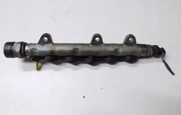 Opel Vivaro Fuel main line pipe 8200962035