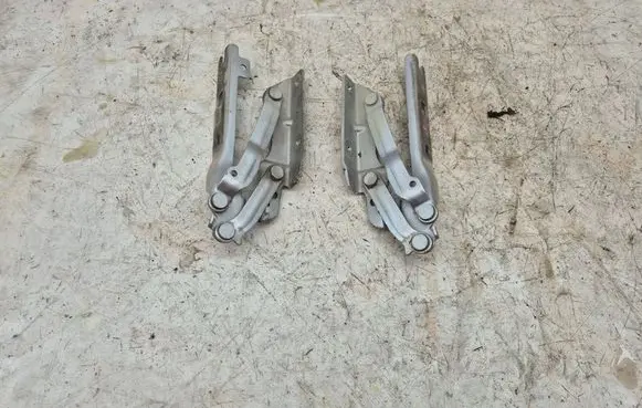 Volkswagen Golf VI Engine bonnet/hood hinges 5K0823301B