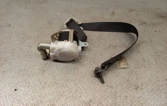 Toyota Avensis T270 Front seatbelt
