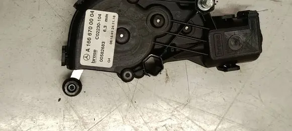 Mercedes-Benz GLE (W166 - C292) Vent window/glass motor A1666700004