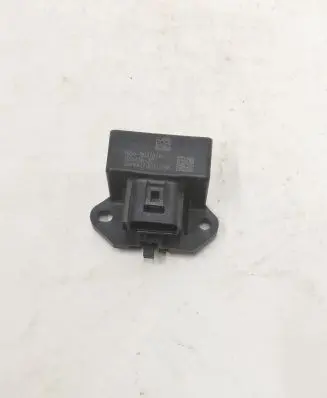 Ford Fusion II Fuel pump relay FU5A9D370KA