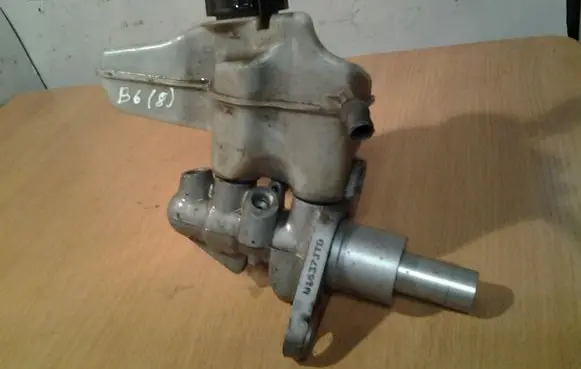 Master brake cylinder